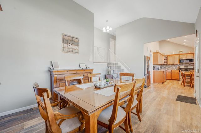 477 N Indiana Avenue, Lindenhurst, NY 11757