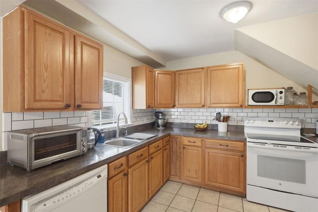 311 W UNIVERSITY AVENUE, Deland, FL 32720