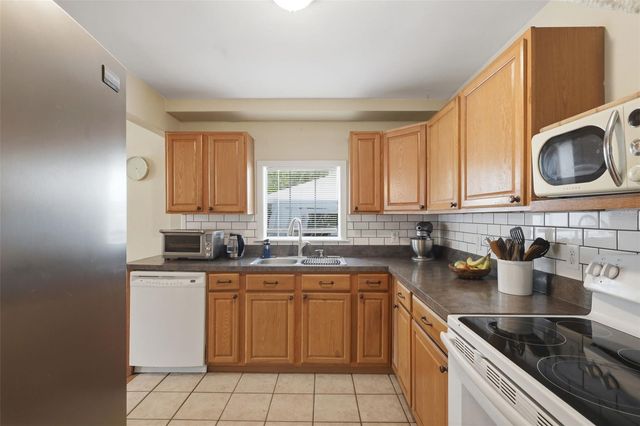 311 W UNIVERSITY AVENUE, Deland, FL 32720