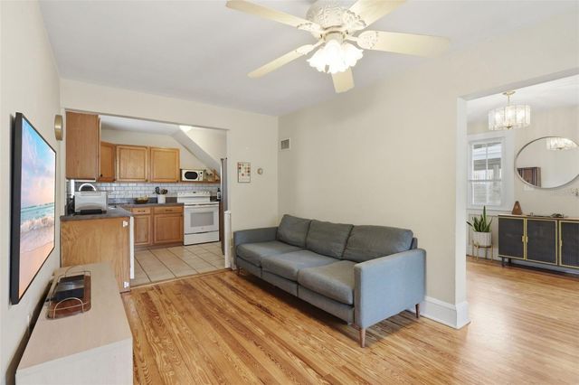 311 W UNIVERSITY AVENUE, Deland, FL 32720