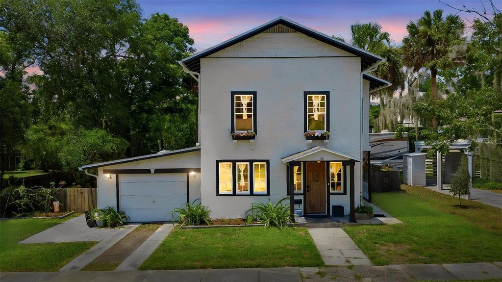 311 W UNIVERSITY AVENUE, Deland, FL 32720