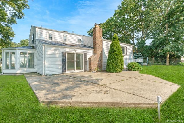 70 Woodview Lane, Centereach, NY 11720