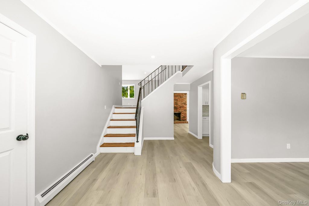 70 Woodview Lane, Centereach, NY 11720 — photo 4