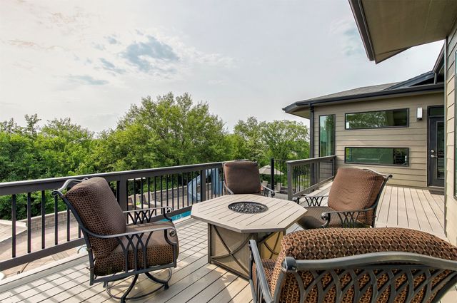 228 Overlook Avenue, West Des Moines, IA 50266