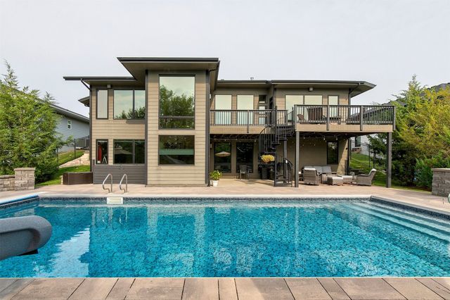228 Overlook Avenue, West Des Moines, IA 50266