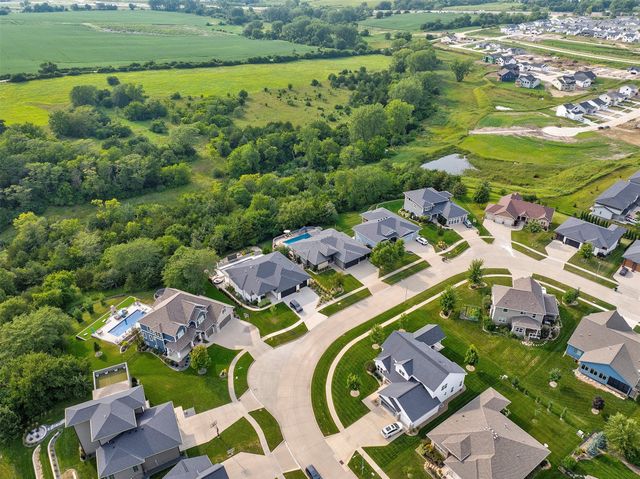 228 Overlook Avenue, West Des Moines, IA 50266