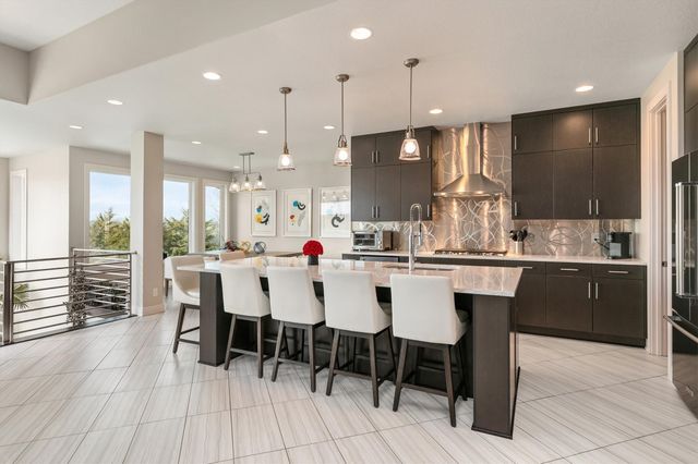 228 Overlook Avenue, West Des Moines, IA 50266