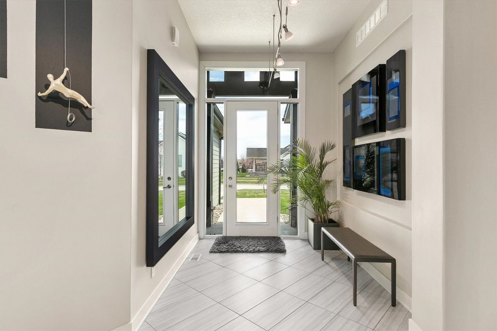 228 Overlook Avenue, West Des Moines, IA 50266