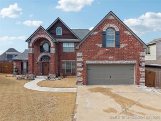 2834 N Hickory Court, Broken Arrow, OK 74012