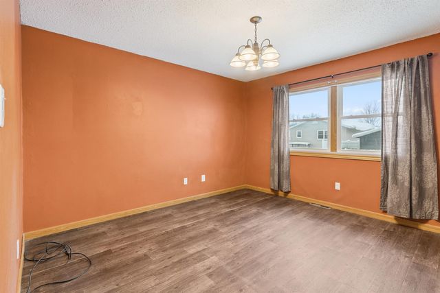 3917 Del Matro Road, Waterloo, IA 50701