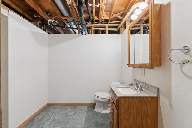 3917 Del Matro Road, Waterloo, IA 50701