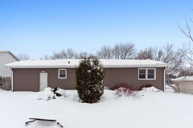 3917 Del Matro Road, Waterloo, IA 50701