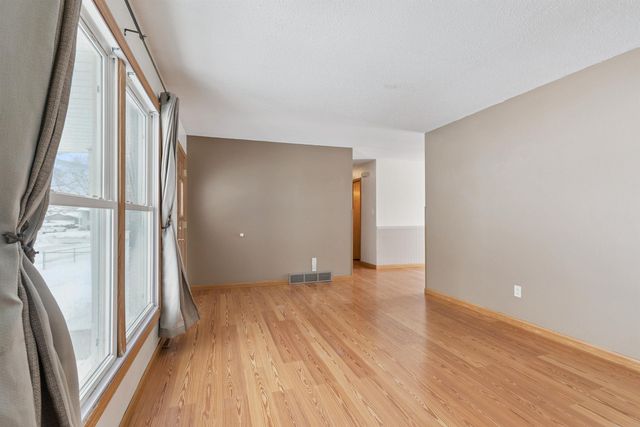 3917 Del Matro Road, Waterloo, IA 50701