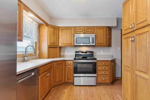 3917 Del Matro Road, Waterloo, IA 50701