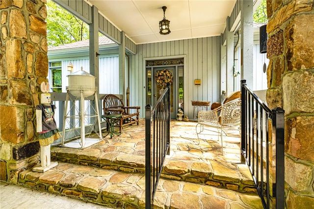 1015 Wahoo Hill, Newnan, GA 30263