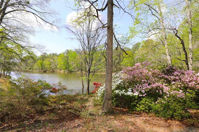 1015 Wahoo Hill, Newnan, GA 30263
