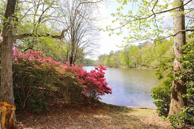 1015 Wahoo Hill, Newnan, GA 30263