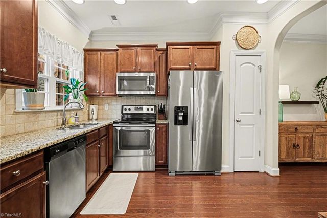 1154 Augustine Heights Drive, Winston-salem, NC 27103