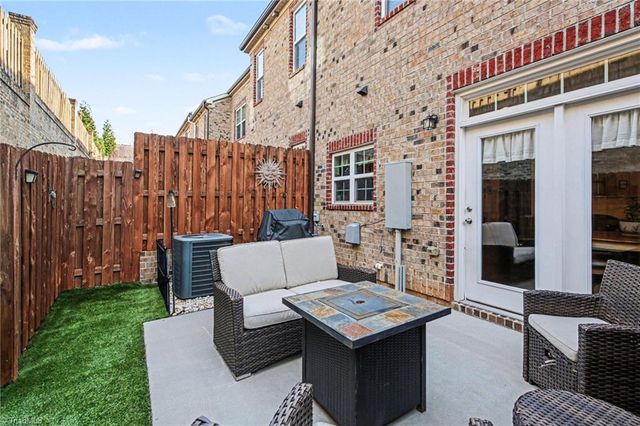 1154 Augustine Heights Drive, Winston-salem, NC 27103