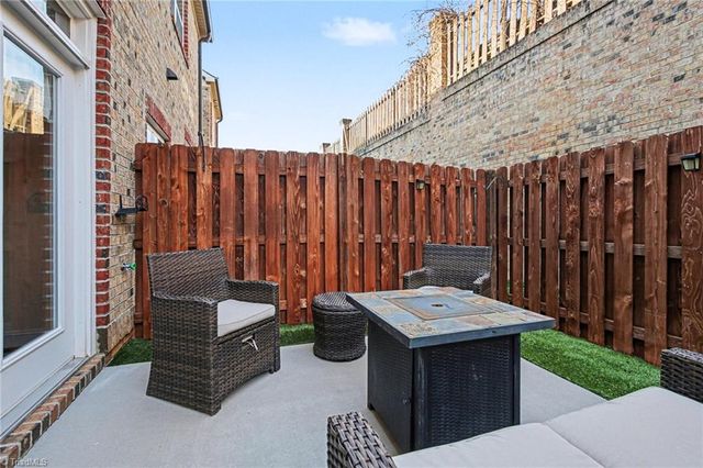 1154 Augustine Heights Drive, Winston-salem, NC 27103