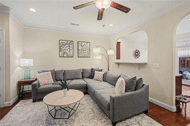 1154 Augustine Heights Drive, Winston-salem, NC 27103