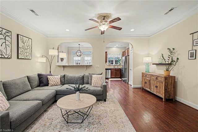 1154 Augustine Heights Drive, Winston-salem, NC 27103