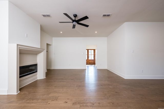 10 Ludington Cove, Little Rock, AR 72227