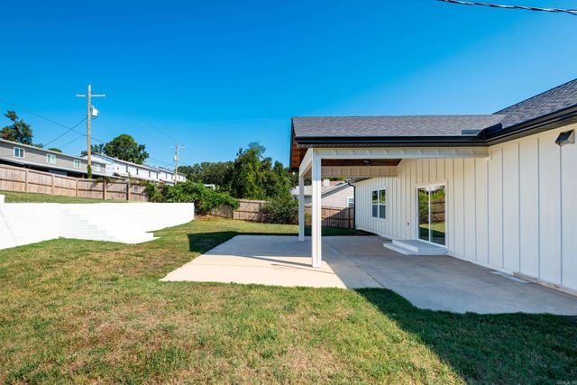 10 Ludington Cove, Little Rock, AR 72227