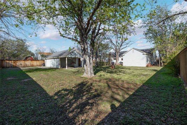 2005 1st Street, Brownwood, TX 76801