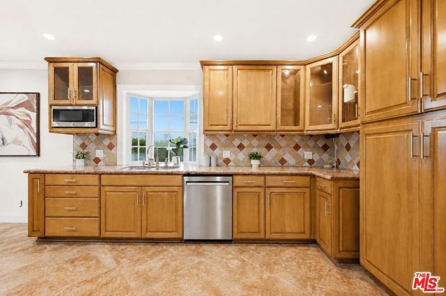 5221 Purdue Avenue, Culver City, CA 90230