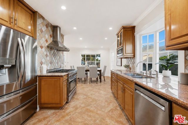 5221 Purdue Avenue, Culver City, CA 90230