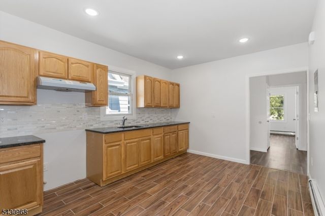 226 N Clinton St 2, East Orange City, NJ 07017