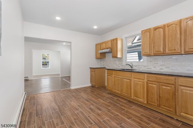 226 N Clinton St 2, East Orange City, NJ 07017