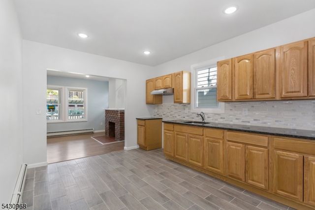 226 N Clinton St 2, East Orange City, NJ 07017