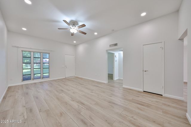 10040 W ROYAL OAK Road B, Sun City, AZ 85351