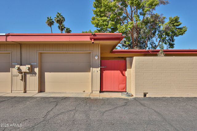 10040 W ROYAL OAK Road B, Sun City, AZ 85351