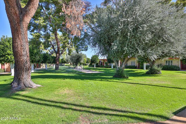 10040 W ROYAL OAK Road B, Sun City, AZ 85351