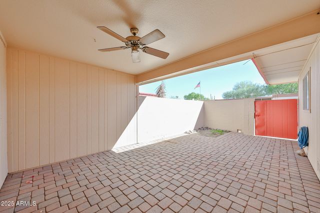 10040 W ROYAL OAK Road B, Sun City, AZ 85351