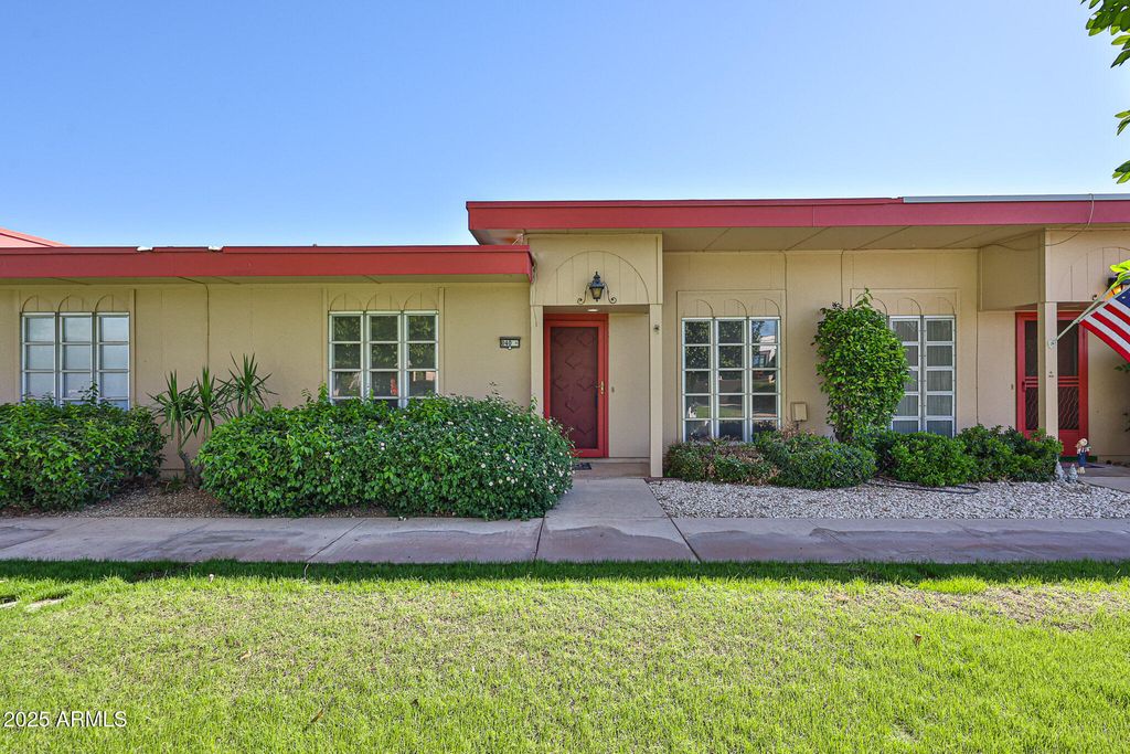 10040 W ROYAL OAK Road B, Sun City, AZ 85351