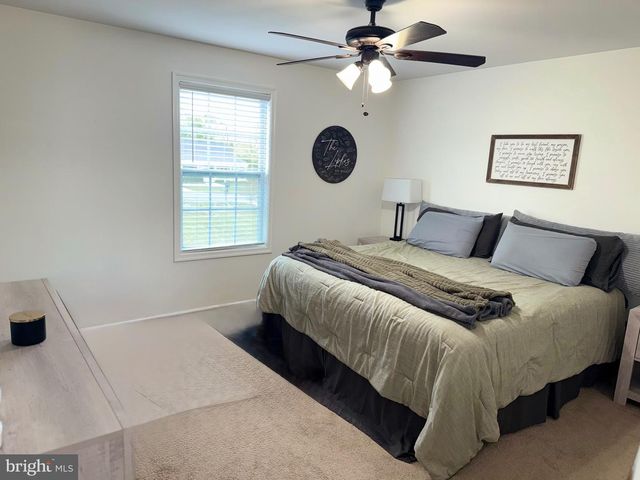 39 GNATCATCHER LN, Martinsburg, WV 25405