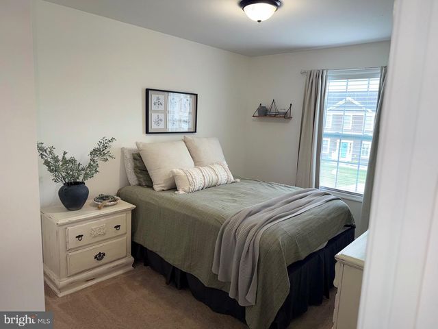 39 GNATCATCHER LN, Martinsburg, WV 25405
