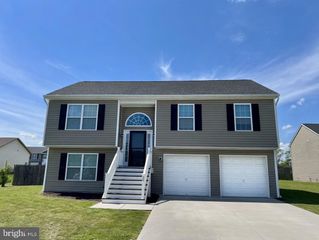 39 GNATCATCHER LN, Martinsburg, WV 25405