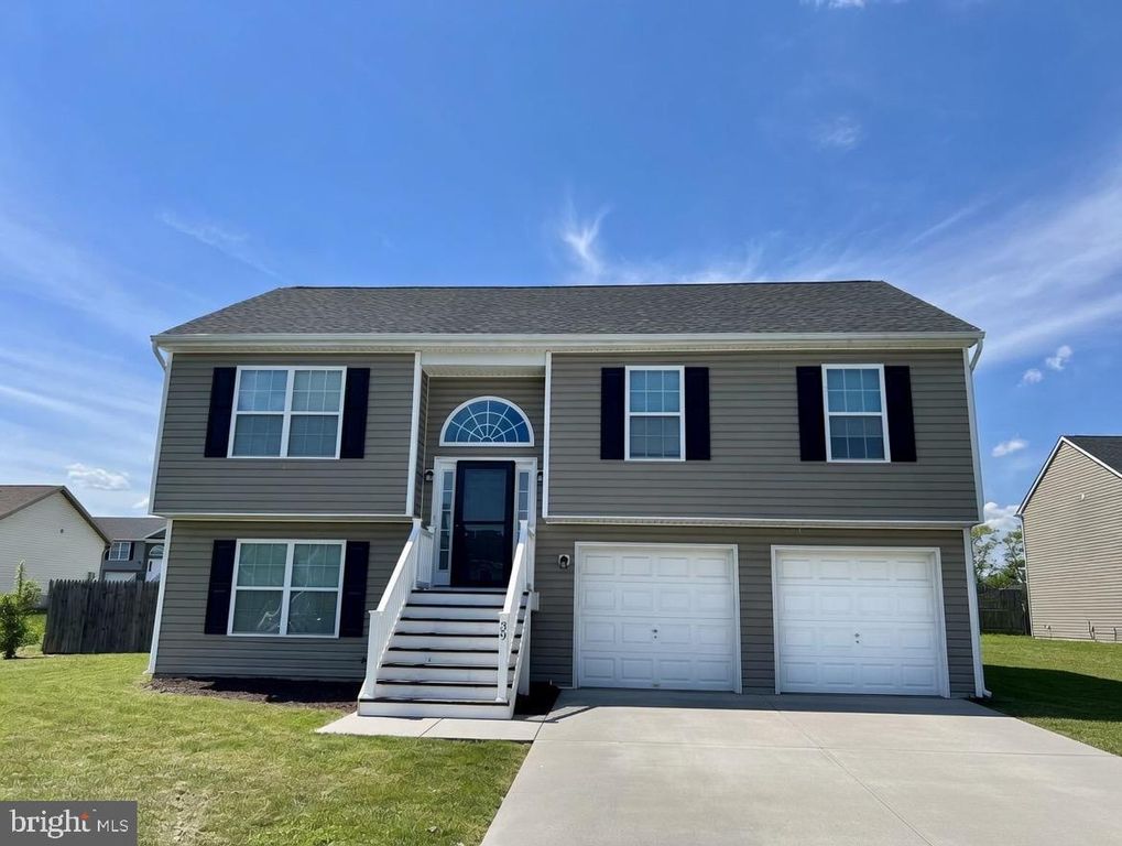 39 GNATCATCHER LN, Martinsburg, WV 25405