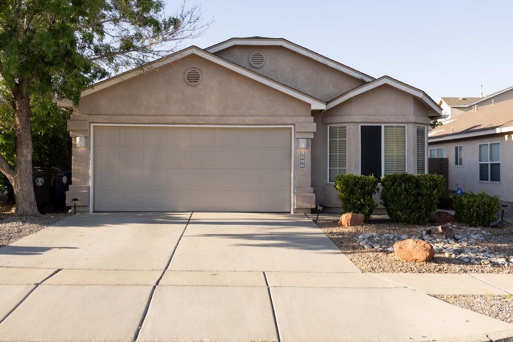 Image 1 of property listing at 6243 Calle Feliz NW, Albuquerque, NM 87114
