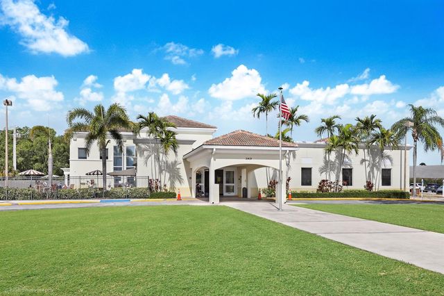 94 Hastings F, West Palm Beach, FL 33417