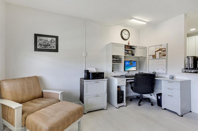 94 Hastings F, West Palm Beach, FL 33417