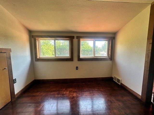 301 W BUTTERNUT STREET, Abbotsford, WI 54405