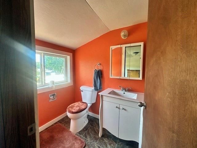 301 W BUTTERNUT STREET, Abbotsford, WI 54405