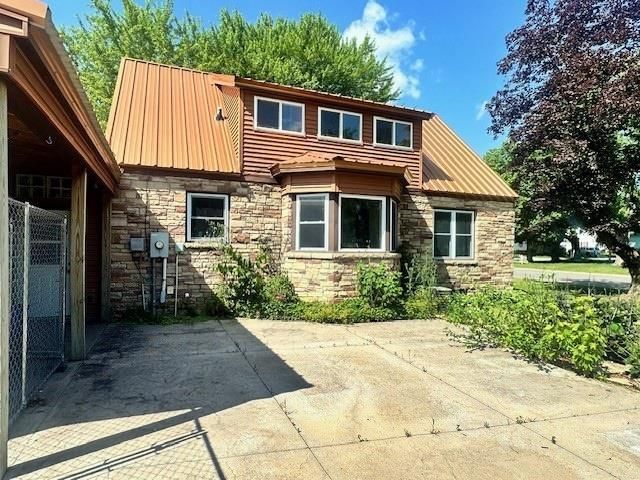 301 W BUTTERNUT STREET, Abbotsford, WI 54405