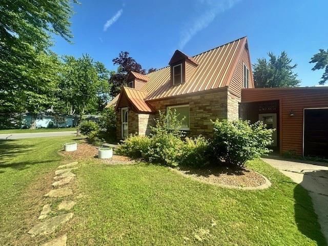 301 W BUTTERNUT STREET, Abbotsford, WI 54405